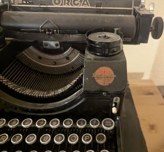 Máquina de escribir antigua ORCA