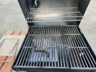 Barbacoa Char Griller Negra y Madera