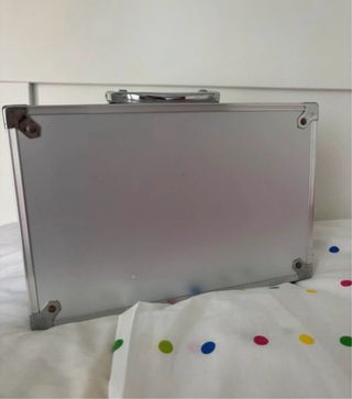 Maletín metálico con espejo