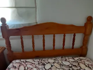 Cabecero de madera de pino. Para cama 90cm.