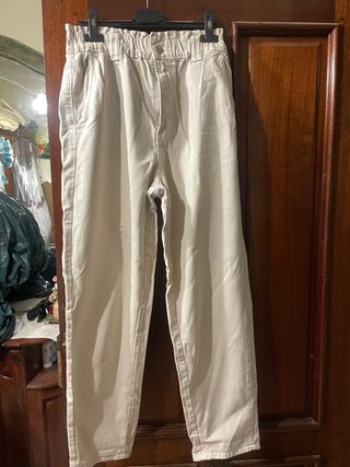 Pantalón vaquero beige