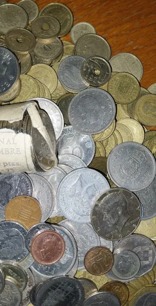 Lote monedas españolas y extranjeras 3,5 kg