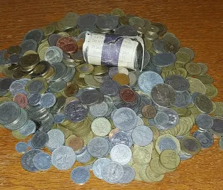 Lote monedas españolas y extranjeras 3,5 kg