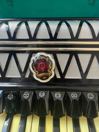 Acordeón Blessing 80 bajos