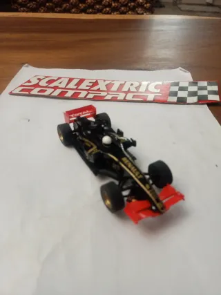 Scalextric Compact Renault F1 R28 escala 1 43