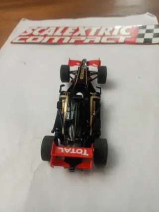 Scalextric Compact Renault F1 R28 escala 1 43