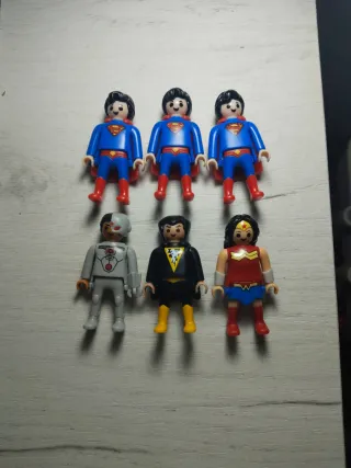 Figure Playmobil Supereroi Uova Kinder