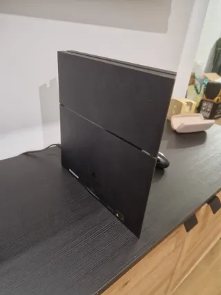 Ps4 (PlayStation 4) Negra + Mando