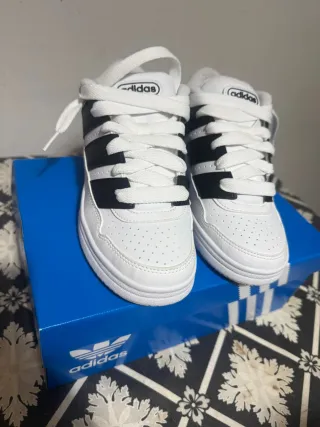 Adidas Scarpe Uomo/Donna Tg 38 2/3 Sconto a 40 eur