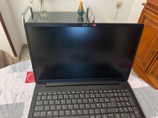 Lenovo V15 G4 AMN Portátil