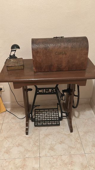 Máquina de coser antigua SIGMA