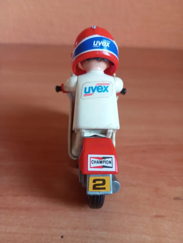 284. Playmobil moto de carreras 3303