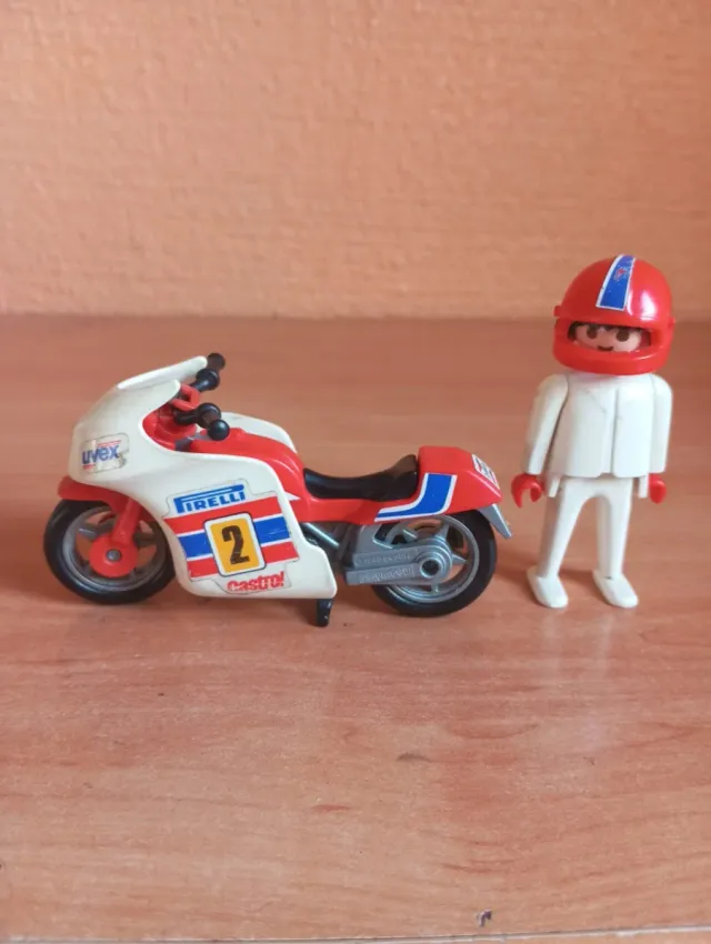 284. Playmobil moto de carreras 3303