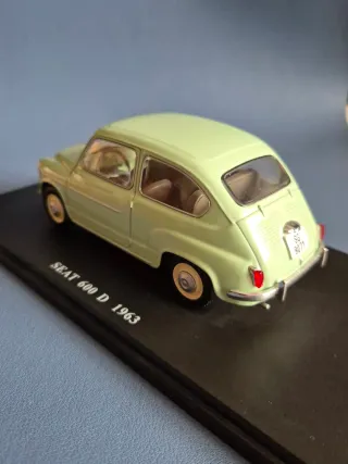 SEAT 600 D 1963 - Escala 1:24 (Salvat/Ixo)