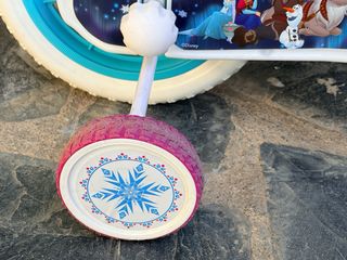 Bicicleta Frozen con ruedines.