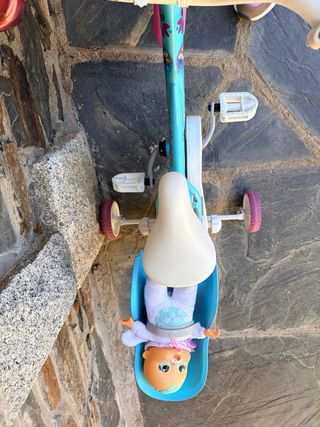 Bicicleta Frozen con ruedines.