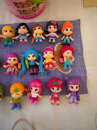 Pinypon cubo de 10 muñecos + 9 extras+ unicórnio.