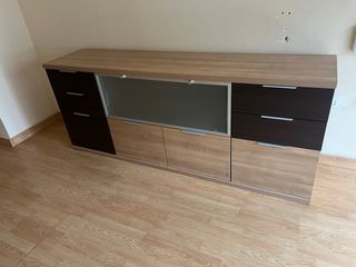 Mueble de salón madera y cristal