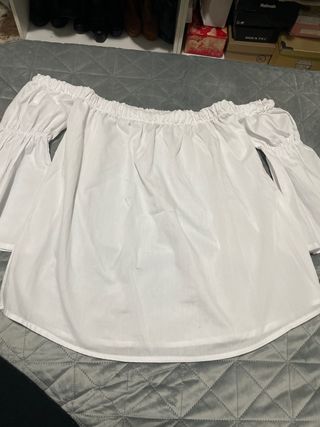 Blusa blanca hombros descubiertos