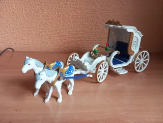 455. Playmobil calesa nupcial real medieval