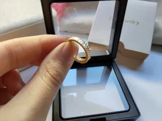 Anillo baguette cristalitos oro