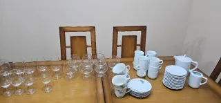 Juego de vajilla y cristalería