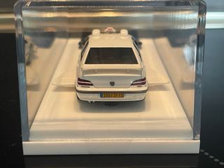 Taxi Peugeot 406 Hot Wheels 1/64