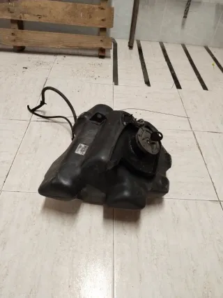 Depósito Gasolina Aerox con Tapón y Llave