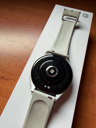 Xiaomi Watch 2 GPS Wear OS · Caja + Cargador
