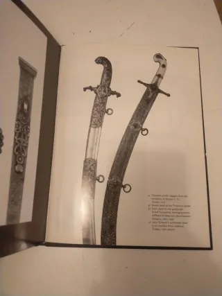 Libro Militaria Antigua Casco