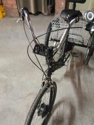 Bicicleta eléctrica 3 ruedas