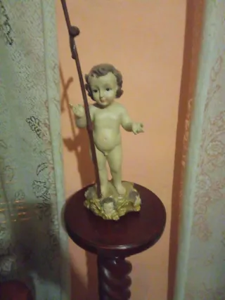 Pedestal madera Niño Jesús