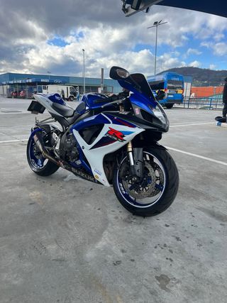 Suzuki GSXR600 K7 Azul/Blanco