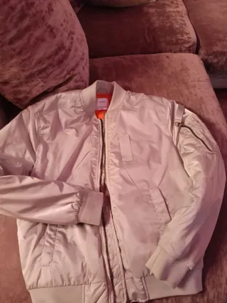 Cazadora Bomber Beige Bershka