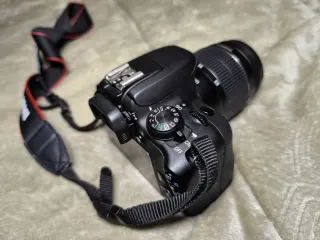 Cámara Canon EOS 100D + Objetivo EF-S 18-55 III