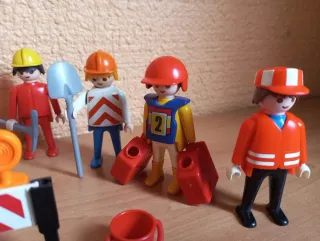 493. Playmobil lote figuras años 90