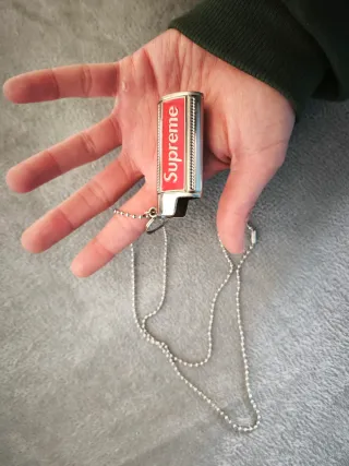 Colgante Supreme Rojo y Plateado