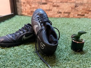 Botas de fútbol Nike negras