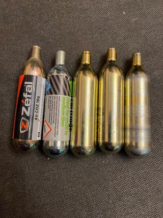 5 cartuchos CO2 para bicicleta