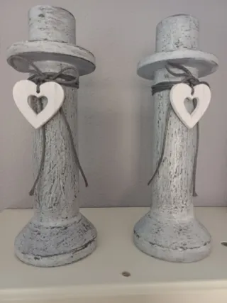 2 Candelabros de madera