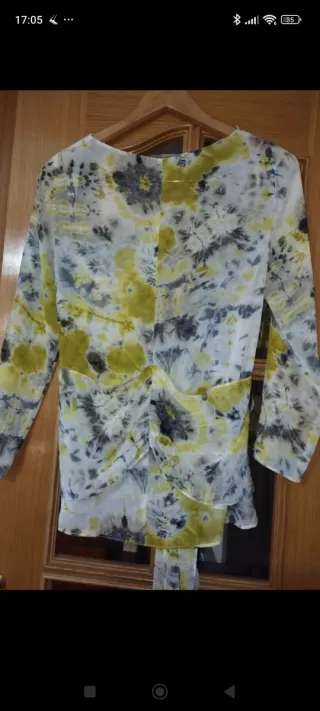 Blusa Transparente Talla M con Cinturón