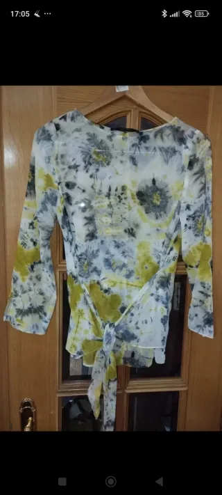 Blusa Transparente Talla M con Cinturón