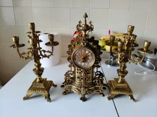 Reloj de Bronce y 2 Candelabros Antiguos