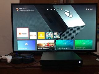 Xbox One X + Mando + Cascos + TV Nevir 39