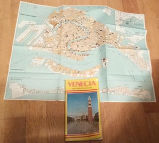 3 guías turísticas : París Roma y Venecia