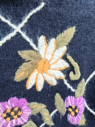 Jersey vintage de lana mohair flores bordadas