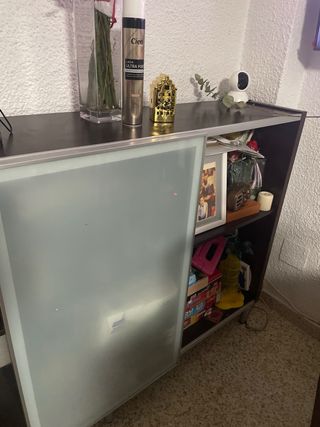 Mueble salón madera y cristal