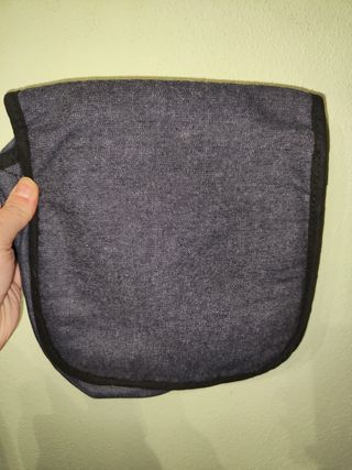 Bolso juvenil con hoja de marihuana