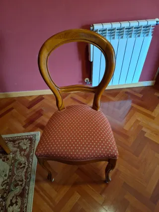 Mesa redonda y 6 sillas Isabelinas