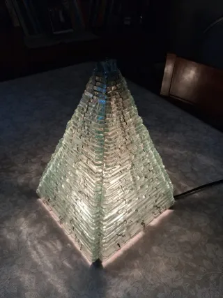 Lampada a piramide vintage in vetro verde